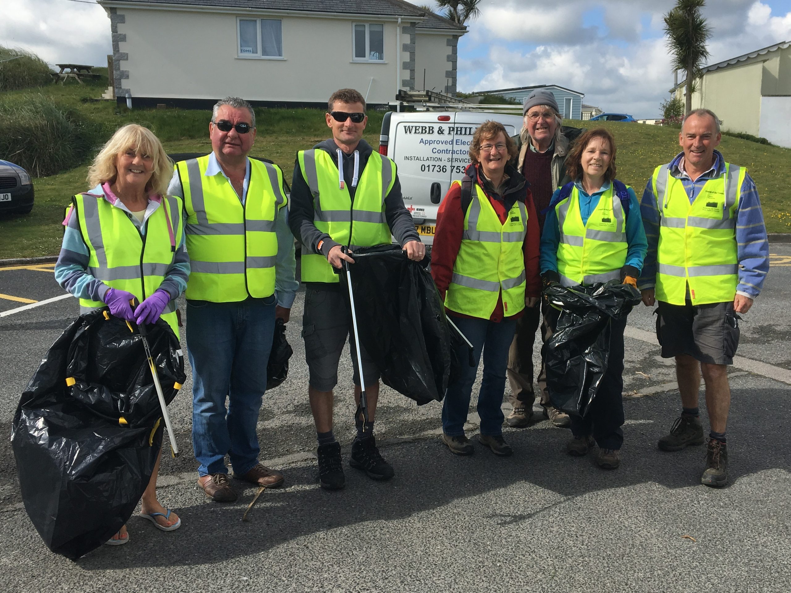 Save our Sand beach clean volunteers